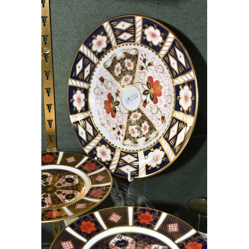 361 - FIVE ROYAL CROWN DERBY IMARI 1128 AND 2451 PLATES, comprising three Old Imari 1128 side plates, diam... 