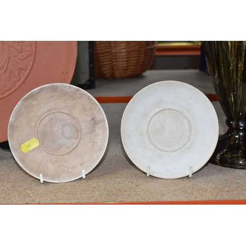 435 - A SMALL QUANTITY OF LINTHORPE POTTERY, to include a pottery vase shape 1687, brown, green and white ... 