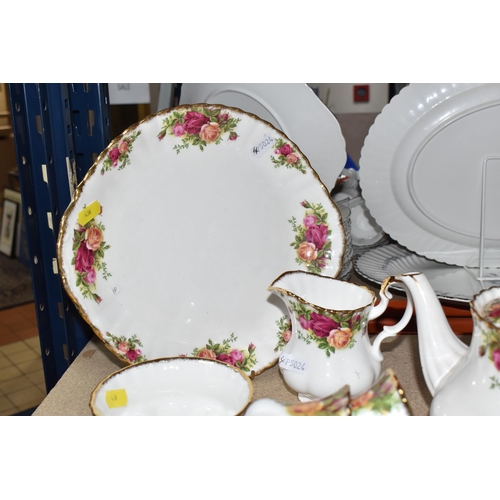 436 - A SMALL COLLECTION OF ROYAL ALBERT 'OLD COUNTRY ROSES' TEAWARE, comprising of, a cake plate, teapot,... 