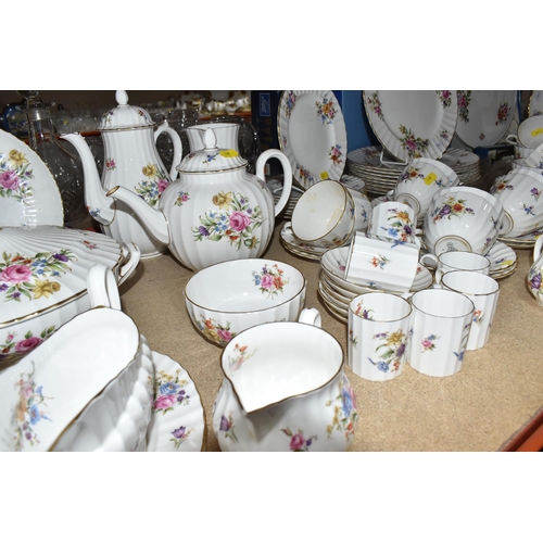 438 - NINETY SIX PIECE ROYAL WORCESTER DINNERWARE SET, 'Roanoke',  Z2827, comprising of, one oval meat pla... 