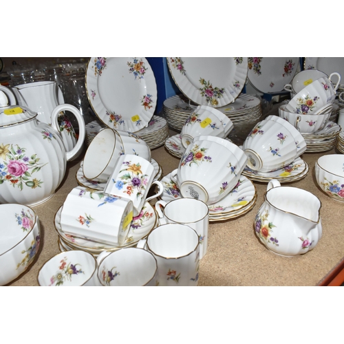 438 - NINETY SIX PIECE ROYAL WORCESTER DINNERWARE SET, 'Roanoke',  Z2827, comprising of, one oval meat pla... 