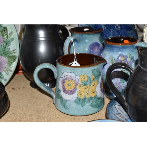 449 - A GROUP OF CHELSEA AND PRINKNASH CERAMICS comprising a group of nine Chelsea Pottery floral dishes a... 