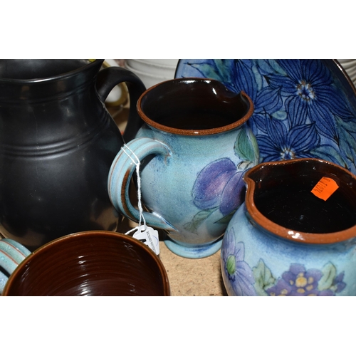 449 - A GROUP OF CHELSEA AND PRINKNASH CERAMICS comprising a group of nine Chelsea Pottery floral dishes a... 