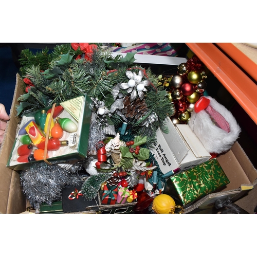 463 - TWO BOXES AND LOOSE CHRISTMAS DECORATIONS AND ORNAMENTS to include two boxed artificial trees to inc... 