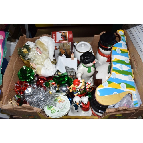 463 - TWO BOXES AND LOOSE CHRISTMAS DECORATIONS AND ORNAMENTS to include two boxed artificial trees to inc... 