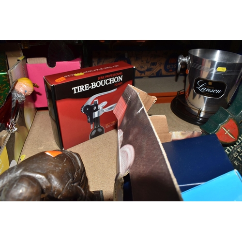 464 - ONE BOX AND LOOSE BREWERIANA comprising four ceramic advertising jugs comprising two Wade Bass jugs,... 