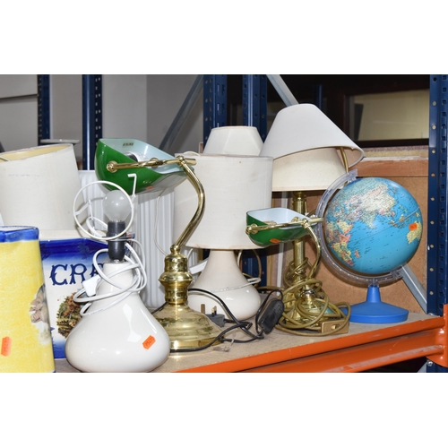 466 - A QUANTITY OF TABLE LAMPS, WALL CLOCK, STORAGE BOXES, GLOBE AND OTHER LARGE HOME WARES, to include t... 