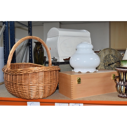 466 - A QUANTITY OF TABLE LAMPS, WALL CLOCK, STORAGE BOXES, GLOBE AND OTHER LARGE HOME WARES, to include t... 