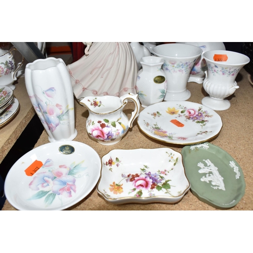 467 - A GROUP OF CERAMICS, to include a Royal Worcester figure of HM Queen Elizabeth II to celebrate 'The ... 