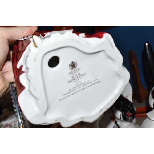 467 - A GROUP OF CERAMICS, to include a Royal Worcester figure of HM Queen Elizabeth II to celebrate 'The ... 