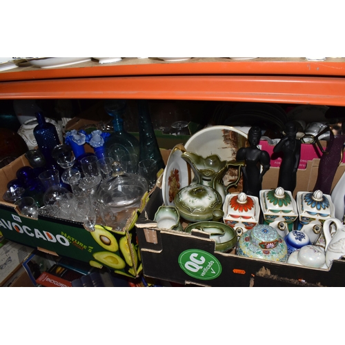 471 - FIVE BOXES AND LOOSE CERAMICS, GLASS AND METAL WARE, to include a Royal Selangor pewter candleholder... 