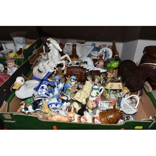 386 - FOUR BOXES AND LOOSE ORNAMENTS to include a large quantity of continental and internationally produc... 