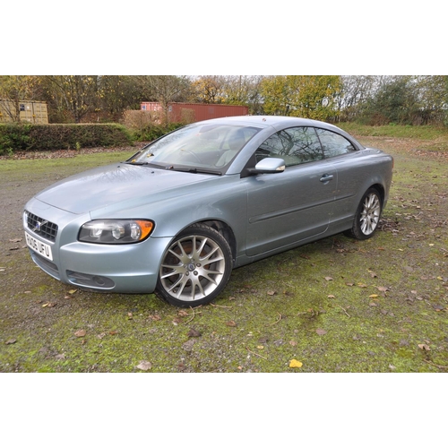 1001 - A 2006 VOLVO C70 SPORTS COUPE CONVERTIBLE CAR, in blue with a 2.4 litre 5 cylinder petrol engine, 5 ... 