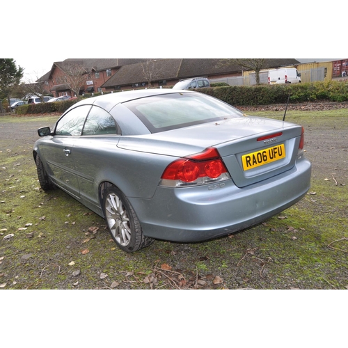 1001 - A 2006 VOLVO C70 SPORTS COUPE CONVERTIBLE CAR, in blue with a 2.4 litre 5 cylinder petrol engine, 5 ... 