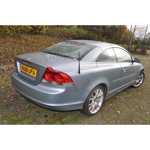 1001 - A 2006 VOLVO C70 SPORTS COUPE CONVERTIBLE CAR, in blue with a 2.4 litre 5 cylinder petrol engine, 5 ... 