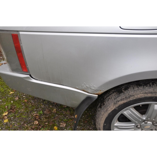 1004 - A 2006 RANGE ROVER VOGUE FOUR WHEEL DRIVE VEHICLE, in silver, with a 2926cc diesel engine, automatic... 