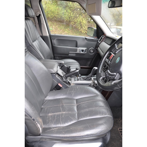 1004 - A 2006 RANGE ROVER VOGUE FOUR WHEEL DRIVE VEHICLE, in silver, with a 2926cc diesel engine, automatic... 