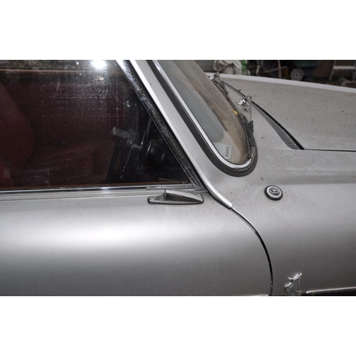 1007 - A 1966 BRISTOL 409 TWO DOOR SPORTS SALOON CAR in two tone silver and grey with a 5211cc Chrysler V8 ... 