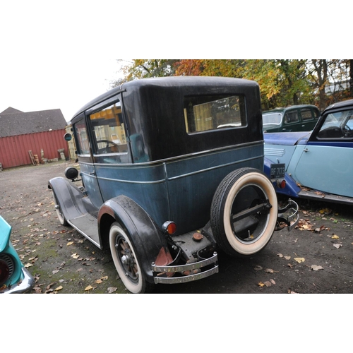 1009 - A 1926 CHRYSLER SIX SERIES '60' TWO DOOR SALOON CAR, in blue and black, with a 3000cc straight six p... 