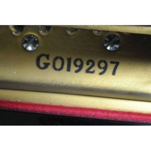 1210 - AN OFFENBACH GLOSSY BLACK 5FT3 OVERSTRUNG BABY GRAND PIANO, serial number G019297, the hinged lid en... 