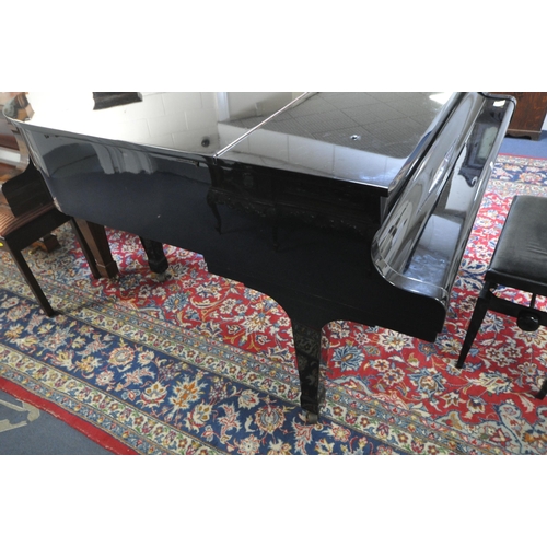 1210 - AN OFFENBACH GLOSSY BLACK 5FT3 OVERSTRUNG BABY GRAND PIANO, serial number G019297, the hinged lid en... 