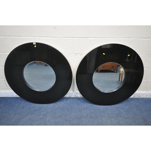 1226 - A PAIR OF LARGE CIRCULAR BEVELLED EDGE WALL MIRRORS, diameter 103cm x diameter of mirror plate 51cm ... 