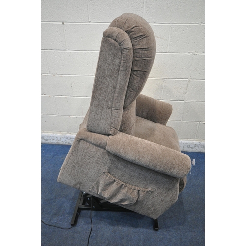 1269 - A LIGHT BROWN ELECTRIC RISE AND RECLINE ARMCHAIR, width 79cm x depth 90cm x height 100cm (condition ... 