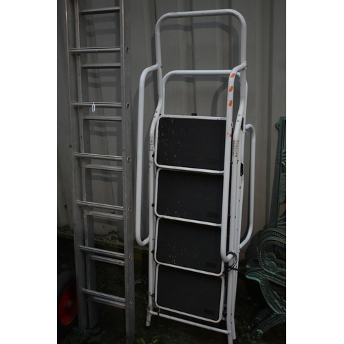 1006 - A YOUNGMAN MERCURY LIGHTWEIGHT ALUMINIUM DOUBLE EXTENSION LADDER, with thirteen rungs to each length... 