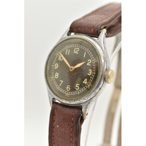 30 - A GENTS MILITARY ISSUE 'BULOVA' TYPE A-11 WRISTWATCH, manual wind, round back dial with Arabic numer... 