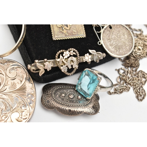 116 - AN ASSORTMENT SILVER AND WHITE METAL JEWELLERY, to include a Celtic cross pendant, a circular form l... 