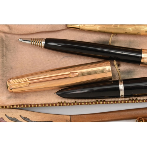 120 - A CASED 'PARKER' SET, a fountain pen with a rolled gold lid, a propelling pencil fitted with a rolle... 