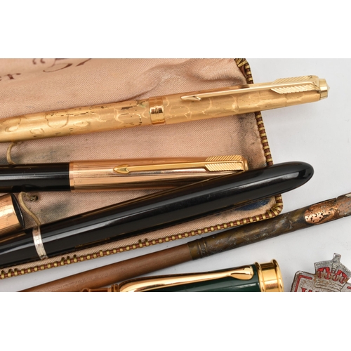 120 - A CASED 'PARKER' SET, a fountain pen with a rolled gold lid, a propelling pencil fitted with a rolle... 