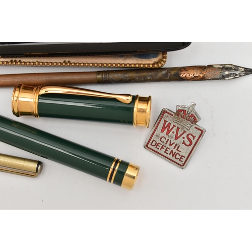 120 - A CASED 'PARKER' SET, a fountain pen with a rolled gold lid, a propelling pencil fitted with a rolle... 