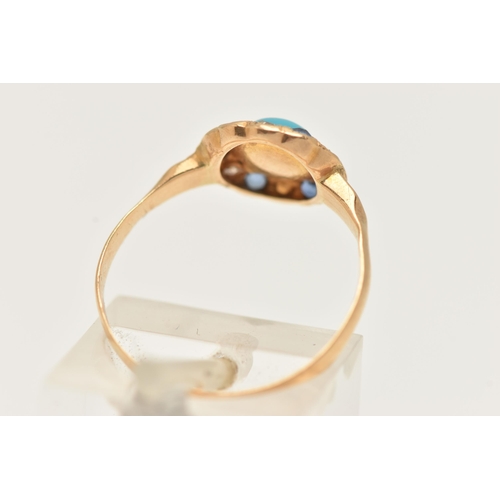 82 - AN EARLY 20TH CENTURY 18CT GOLD GEM SET CLUSTER RING, of a circular form, set with a central blue st... 