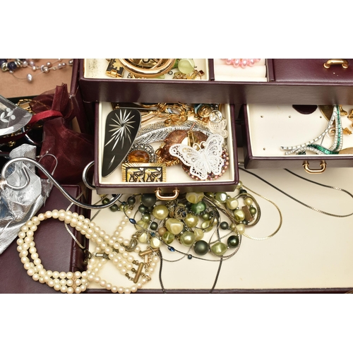 145 - A BOX OF ASSORTED COSTUME JEWELLERY AND ITEMS, to include an amethyst bracelet, a nephrite duck broo... 