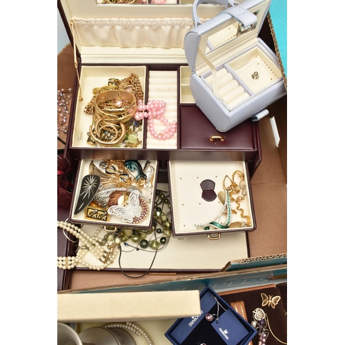 145 - A BOX OF ASSORTED COSTUME JEWELLERY AND ITEMS, to include an amethyst bracelet, a nephrite duck broo... 