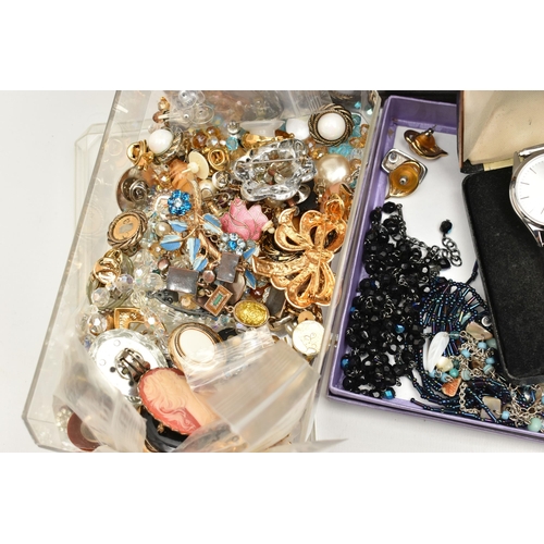 150 - A LARGE STORAGE TIN WITH COSTUME JEWELLERY AND WATCHES, to include an assortment of ladies and gents... 