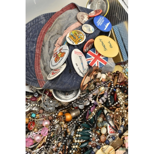 154 - A LARGE ASSORTMENT OF COSTUME JEWELLERY,  large box of assorted jewellery, also including a number o... 