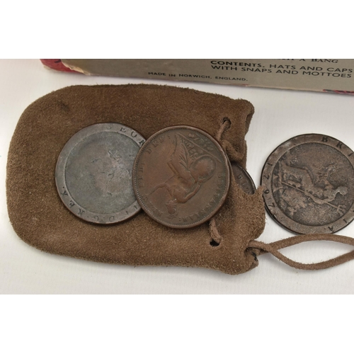 155 - A SMALL CARDBOARD TRAY CONTAINING MIXED COINS ETC, to include 2x good grade Double Florins 188, 2x w... 