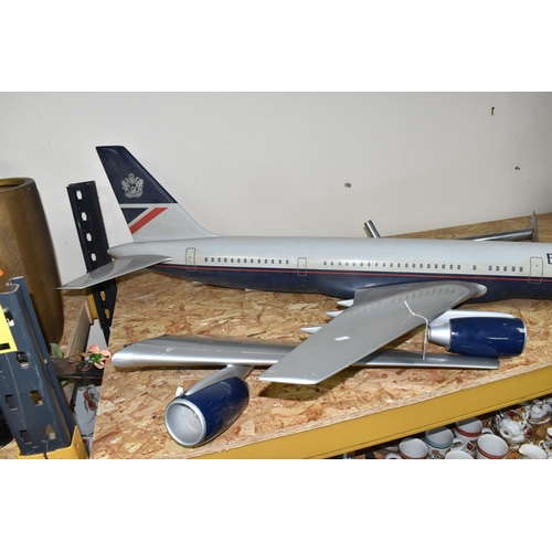 305 - A BRITISH AIRWAYS BOEING 757 DISPLAY PLANE manufactured by Space Models, marked with 'Property of Br... 