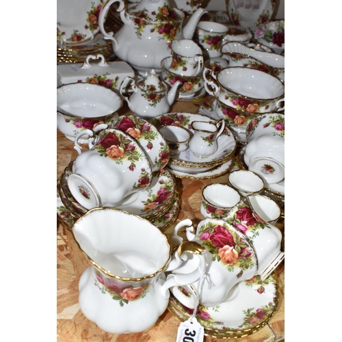 307 - A LARGE QUANTITY OF ROYAL ALBERT 'OLD COUNTRY ROSES' TEA AND DINNER WARE to include a tea pot, six c... 