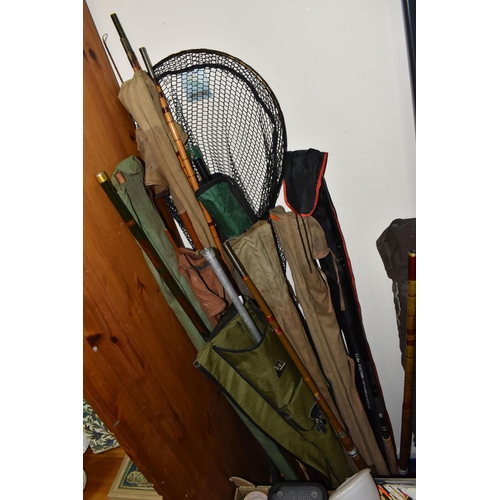 325 - ONE BOX AND LOOSE VINTAGE FISHING RODS AND TACKLE, comprising a large wicker fishing creel, a large ... 