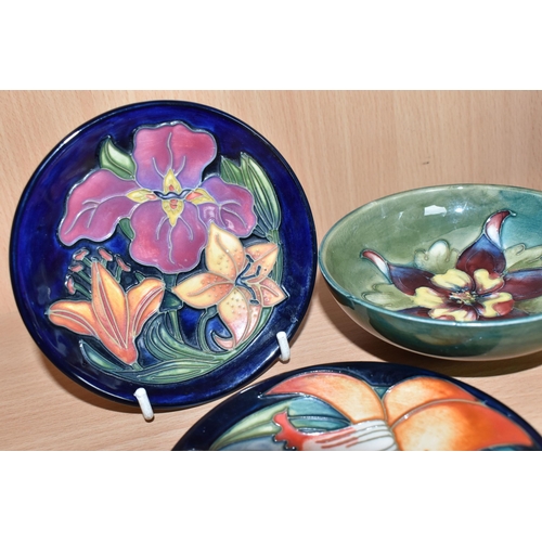 353 - THREE PIECES OF MOORCROFT POTTERY, comprising a small footed bowl in the Columbine pattern, impresse... 