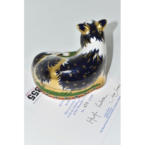 355 - A LIMITED EDITION ROYAL CROWN DERBY BORDER COLLIE PAPERWEIGHT, with certificate numbered 478/2500, g... 