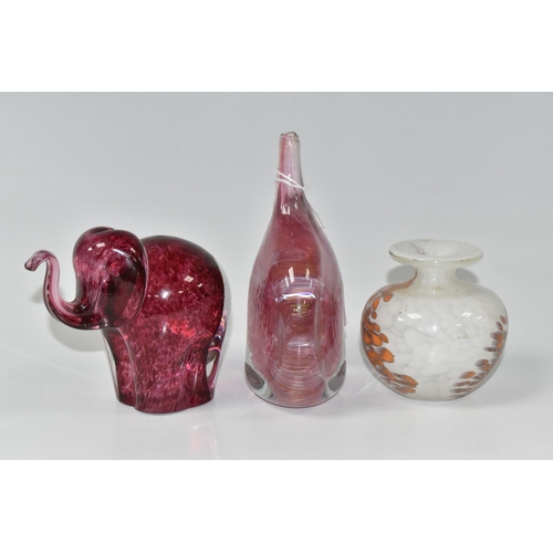 366 - A GROUP OF THREE DECORATIVE GLASS ITEM, to include isle of white glass lollipop vase, multi coloured... 