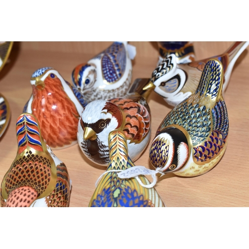 371 - A GROUP OF EIGHT ROYAL CROWN DERBY PAPERWEIGHTS 'BIRDS', comprising of Bee-eater, silver stopper exc... 