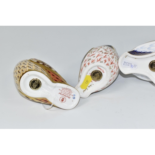 373 - A GROUP OF SIX ROYAL CROWN DERBY PAPERWEIGHTS 'OWLS', comprising of Snowy Owl, exclusive for collect... 