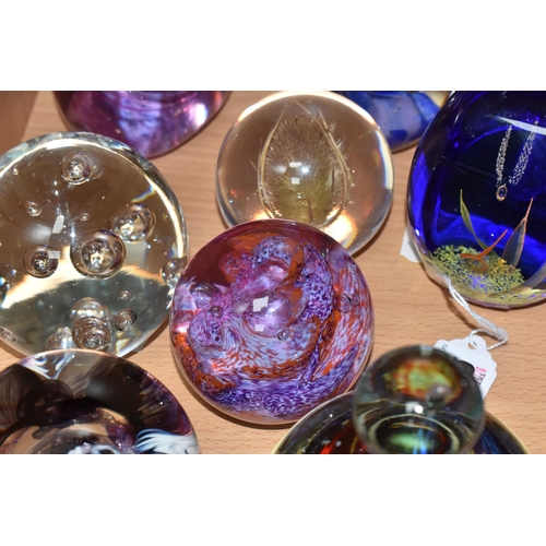 376 - A COLLECTION OF PAPERWEIGHTS, twelve examples, to include a Caithness Scotland 'Tango', 'Pebble' no ... 