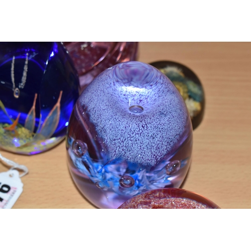 376 - A COLLECTION OF PAPERWEIGHTS, twelve examples, to include a Caithness Scotland 'Tango', 'Pebble' no ... 