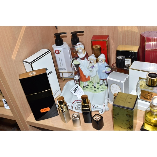 387 - A COLLECTION OF CHANEL AND OTHER PERFUMES AND PERFUME BOTTLES, comprising a 75ml Coco Chanel eau de ... 